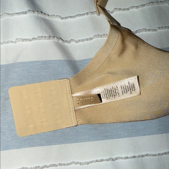 Skims balconette push up bra size 38 C - Picture 3 of 9